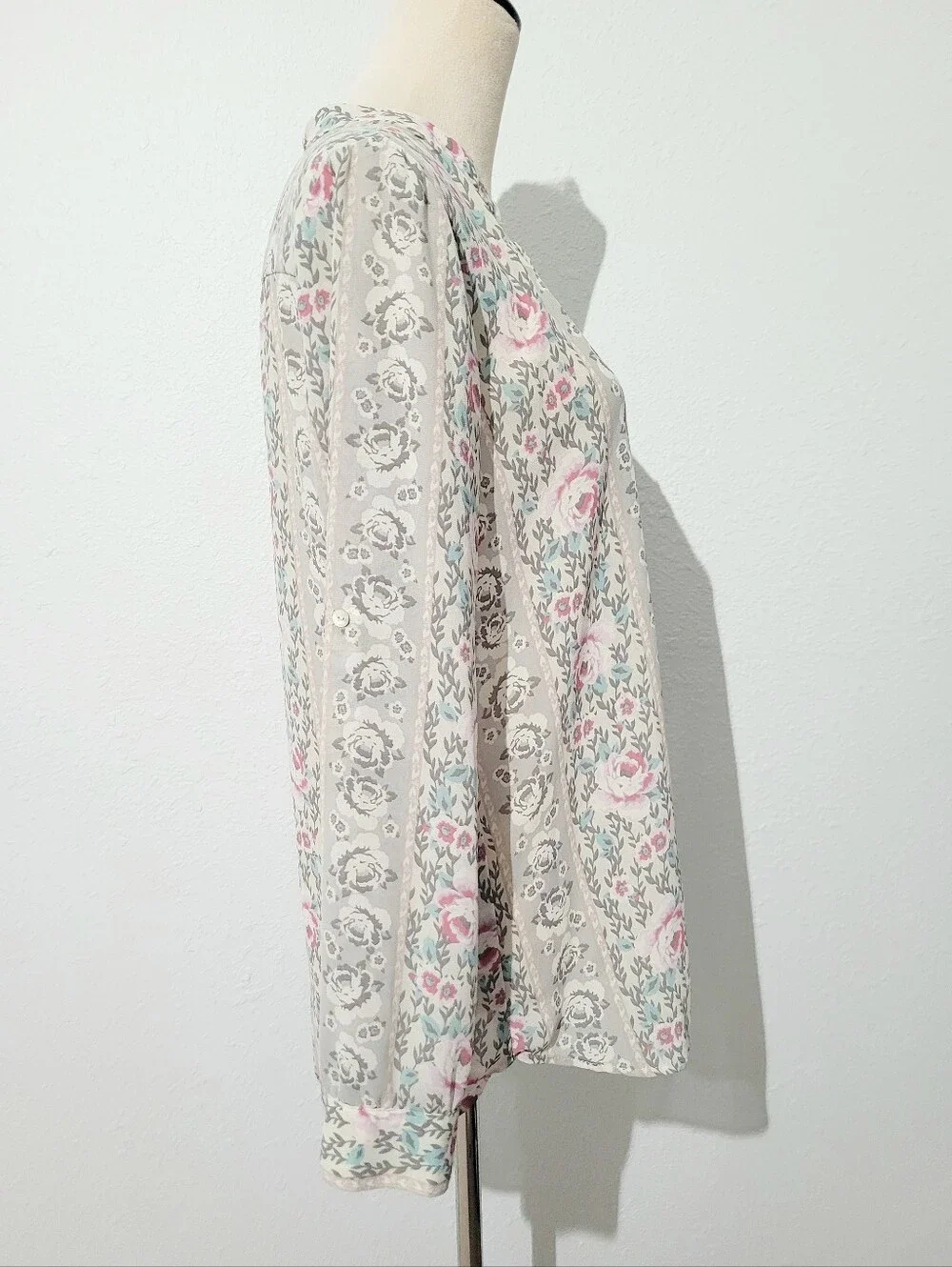 Kut from the Kloth Floral Stripe Blouse in Ivory, Pink, Gray